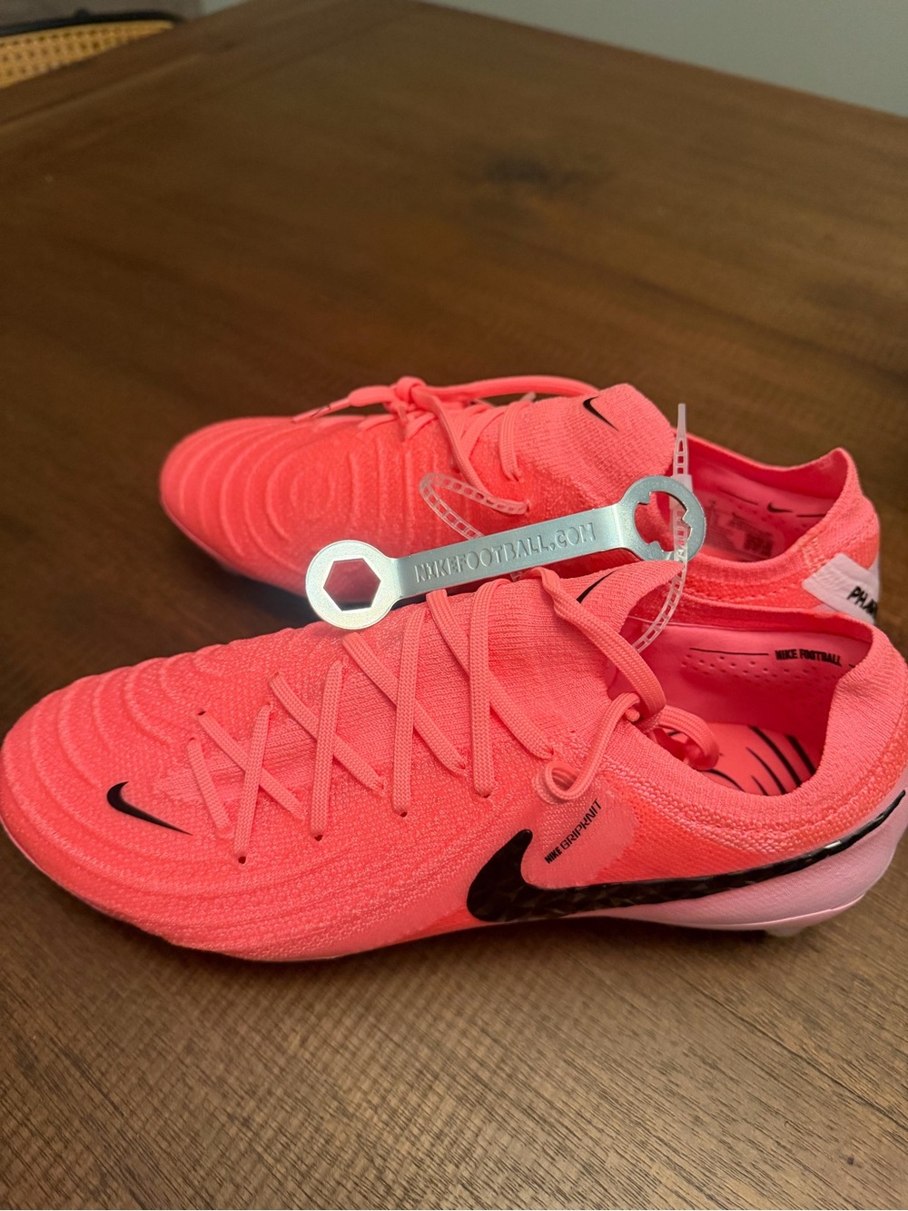 Nike Phantom GX 2 Elite Pro Soccer Cleats - NEW
